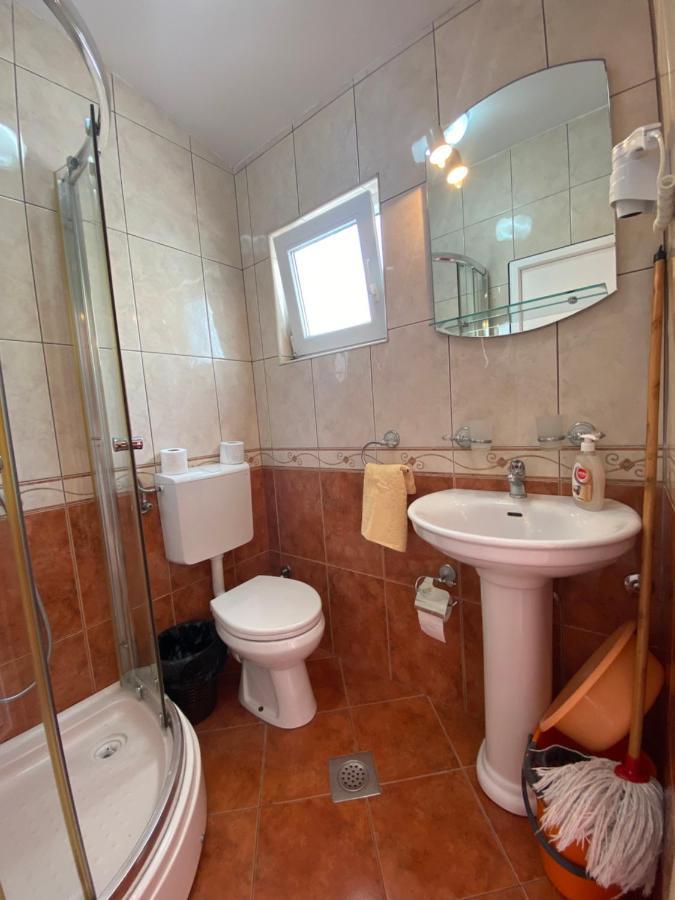 Apartmani Luksic Sutomore Buitenkant foto