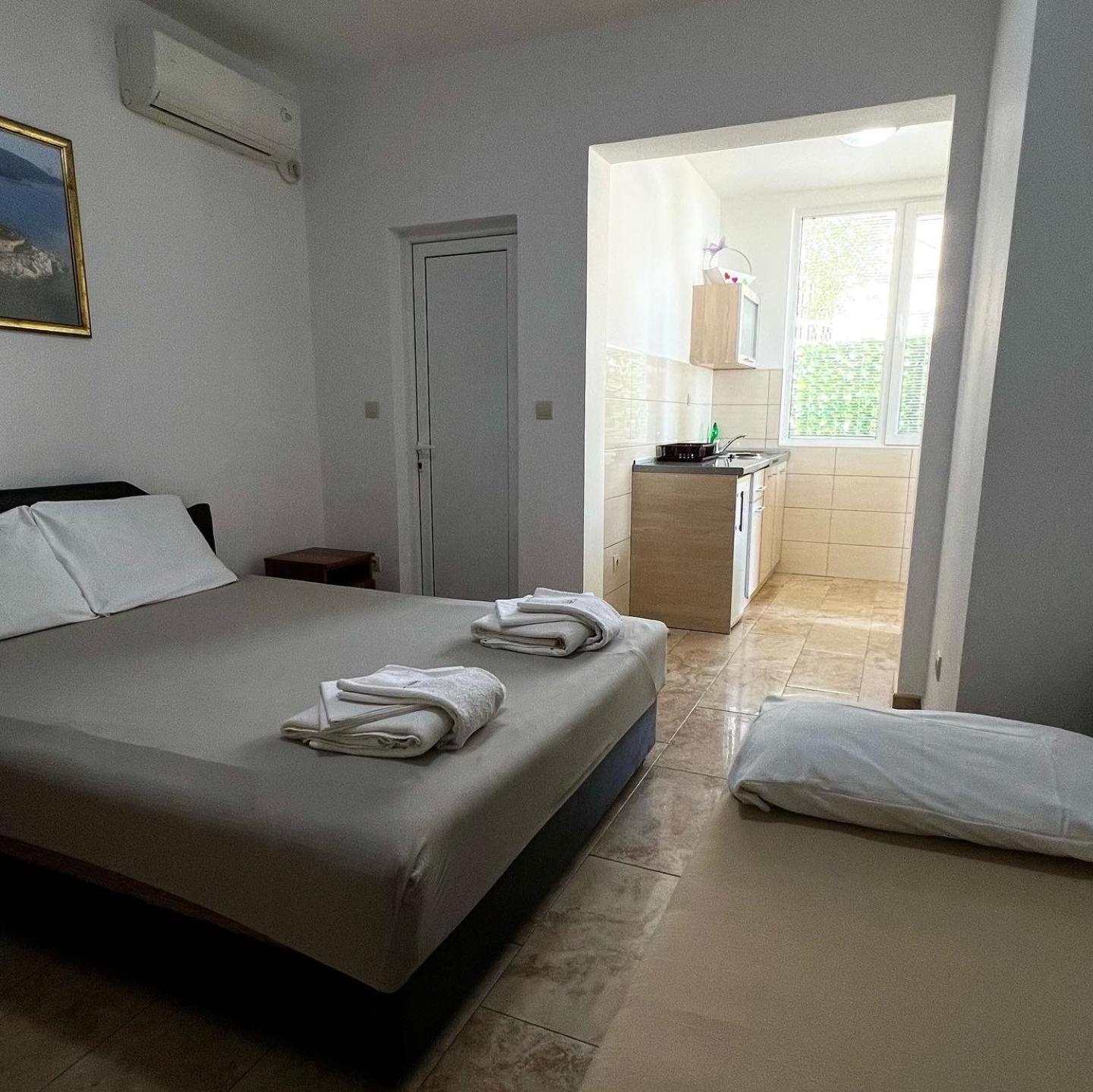 Apartmani Luksic Sutomore Buitenkant foto