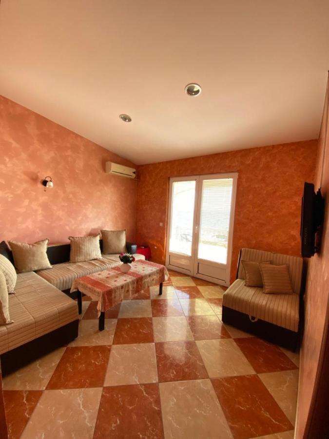Apartmani Luksic Sutomore Buitenkant foto