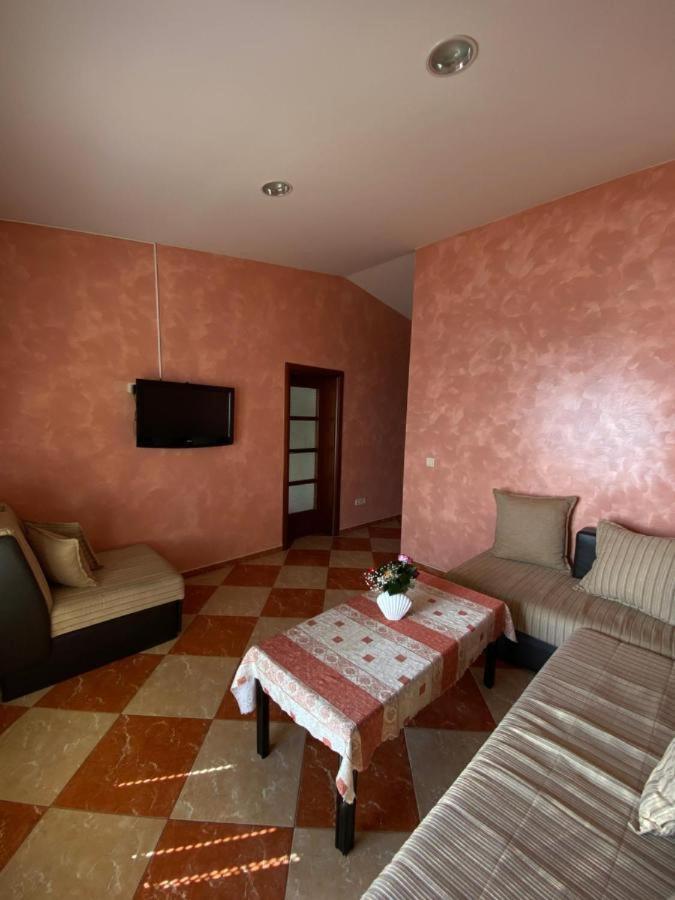 Apartmani Luksic Sutomore Buitenkant foto