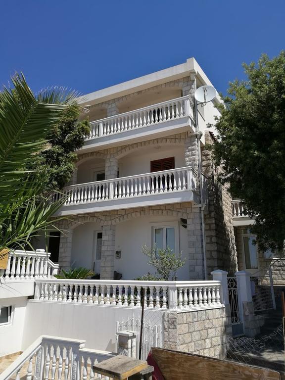 Apartmani Luksic Sutomore Buitenkant foto